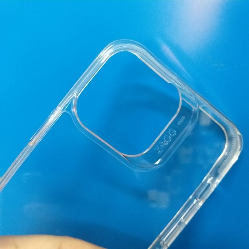 Ốp Lưng iPhone 13 Pro Max Trong Suốt Silicon Chống Sốc Cao Cấp Hiệu ZAGG phủ nano chống xước, chất liệu cứng cáp, khó ố vàng hay xỉn màu khi sử dụng.